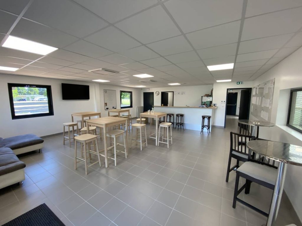 Club-house halle de tennis Ennezat