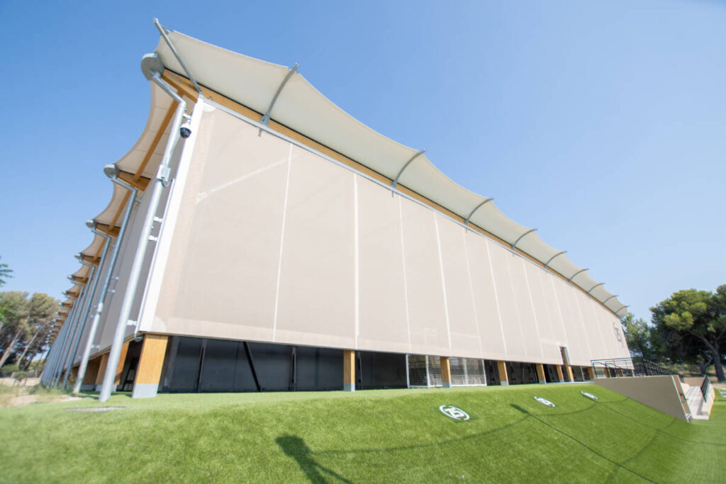 Facade and roof in textile membrane