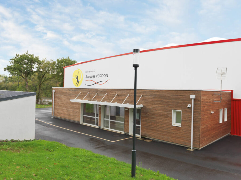 SMC2, Builder of a tennis hall in La Chaize Le Vicomte (France)