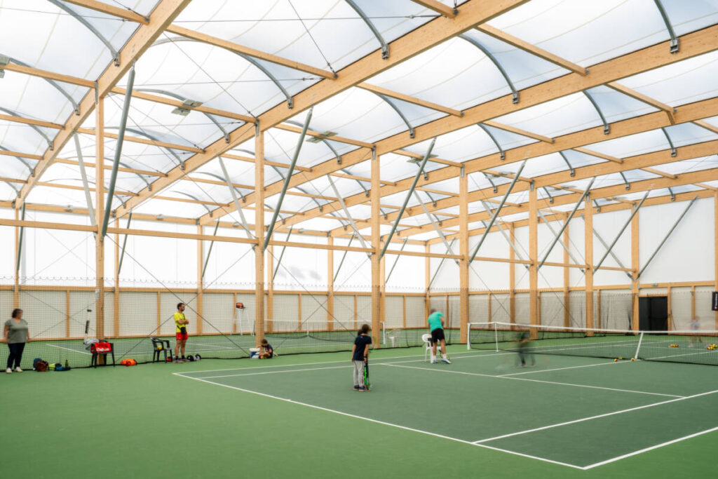 SMC2, constructor of a tennis hall in textile membrane in Ennezat (France)