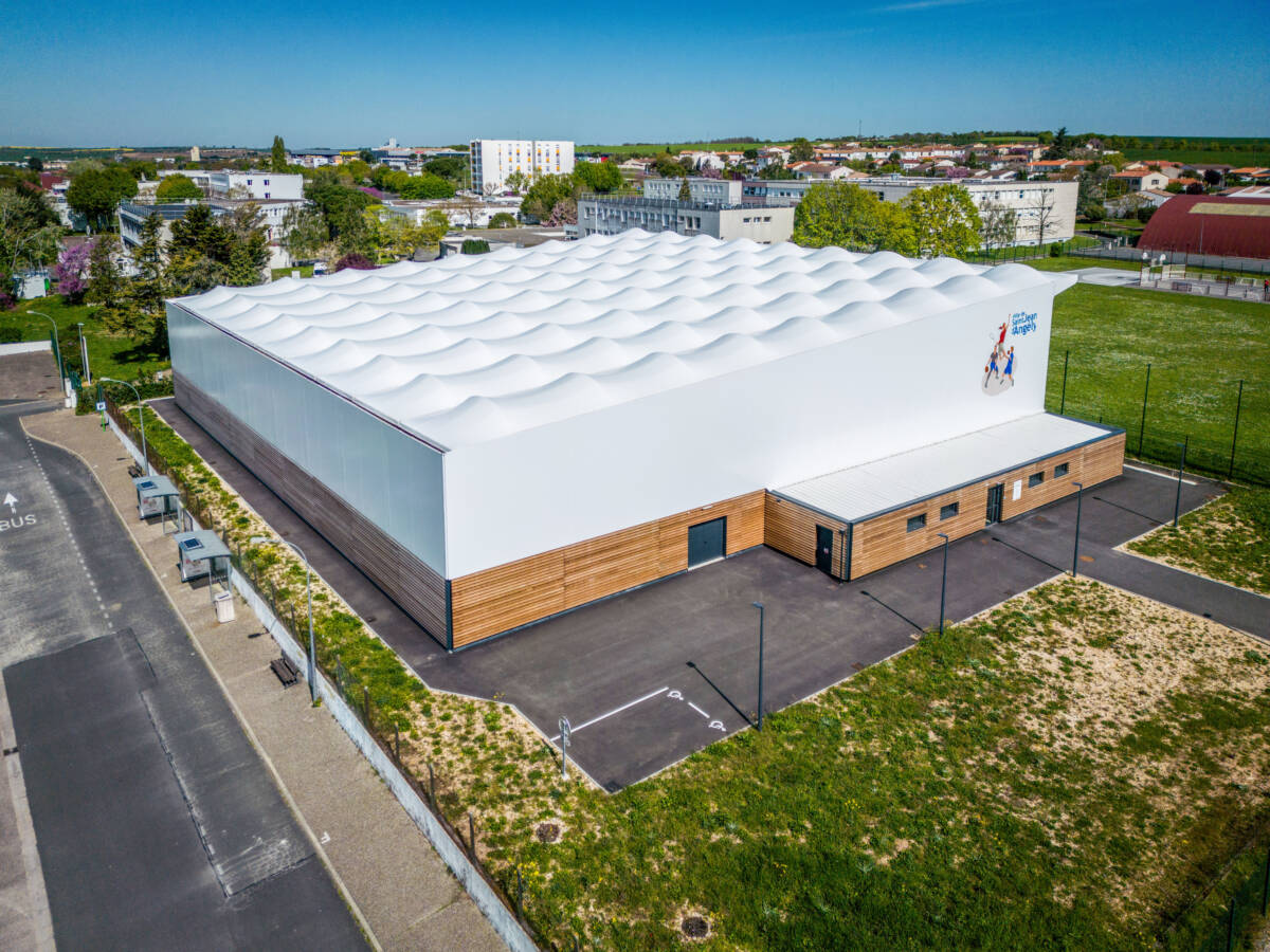 design and built of the sports hall in Saint Jean d'Angély, France