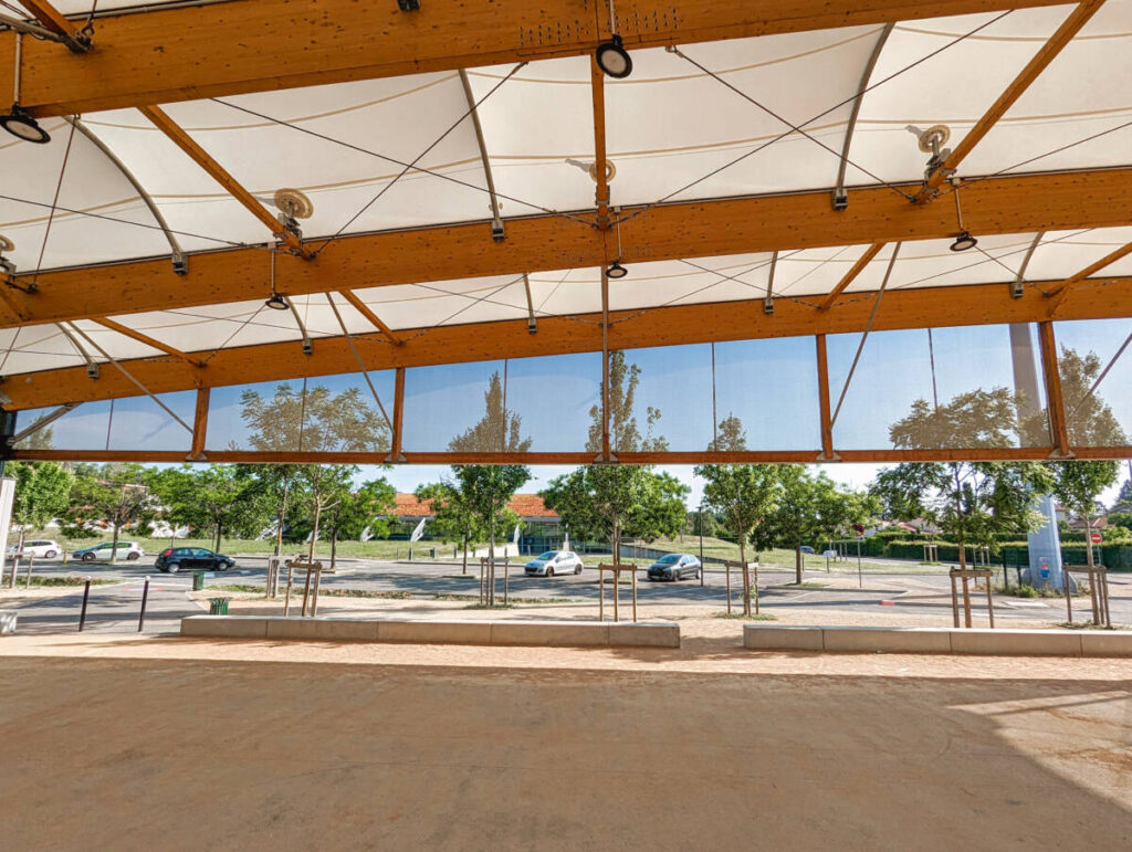 Design and construction of a covered outdoor bowling green