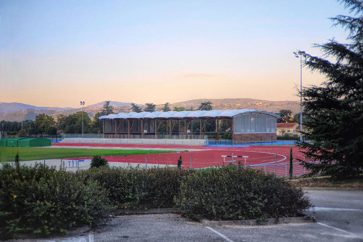 préau sportif - Saint Maurice l'Exil (France)