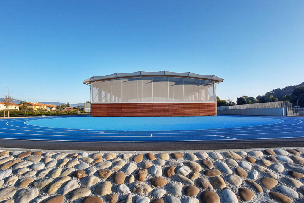 préau sportif - Saint Maurice l'Exil (France)