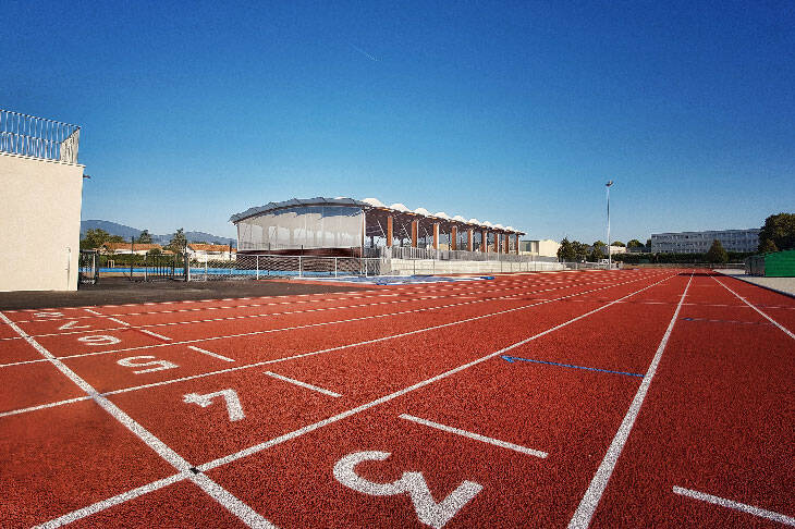 préau sportif - Saint Maurice l'Exil (France)