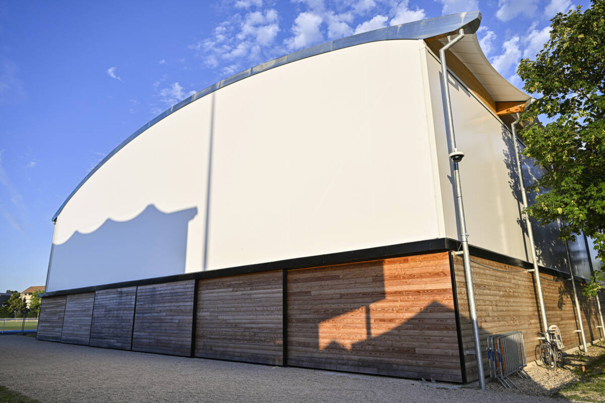 Construction d’une halle de beach située dans le parc omnisports de Croissy sur Seine.
