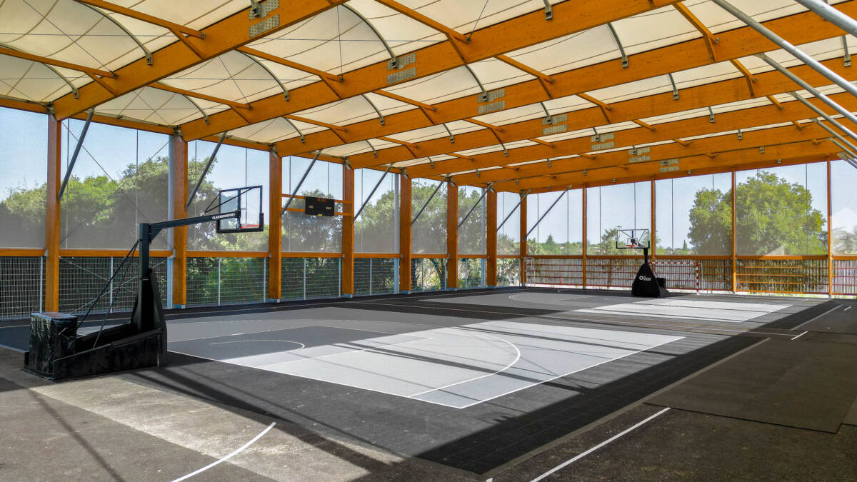 La construction d’un préau sportif à Méjannes-le-Clap