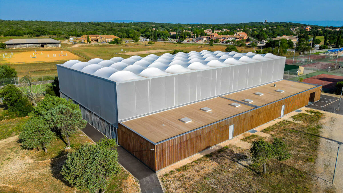 La construction d’un préau sportif à Méjannes-le-Clap