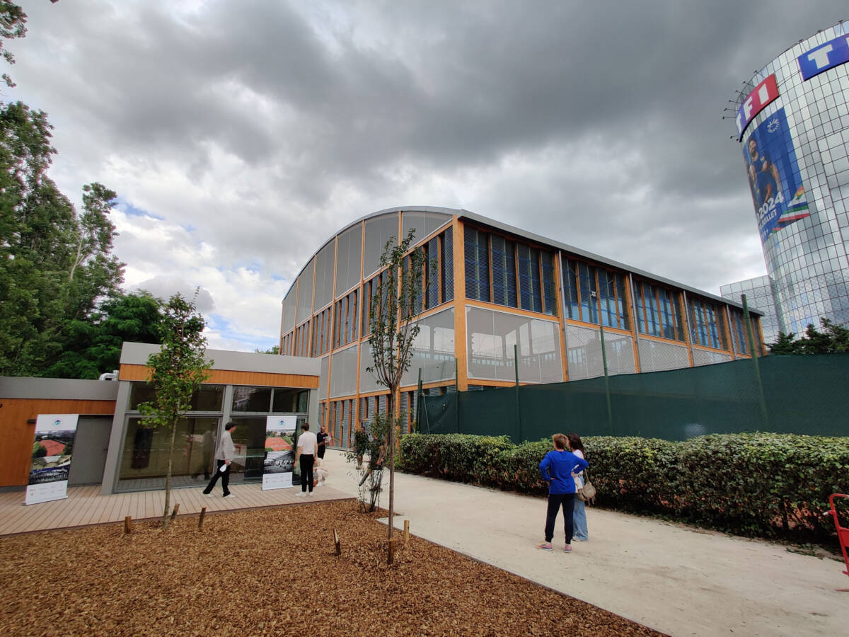 Construction d’un complexe sportif sur 2 niveaux au Tennis Club de Paris.