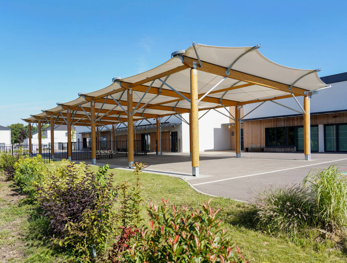 Construction d’un préau au sein du groupe scolaire de Terville.