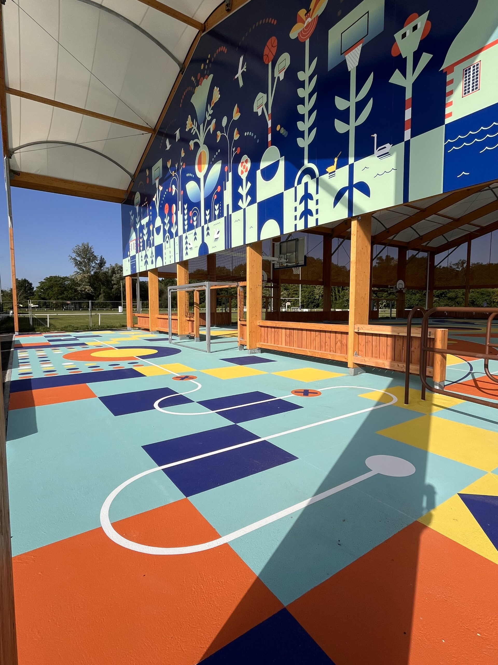 SMC2 a achevé la construction de la halle sportive couverte à Izon, un équipement conçu pour favoriser la pratique du sport toute l’année.