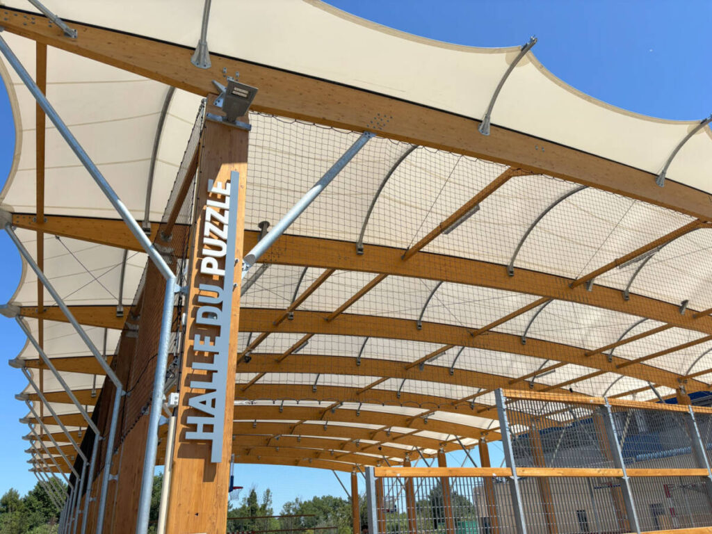 Construction d'un préau sportif à Avignon