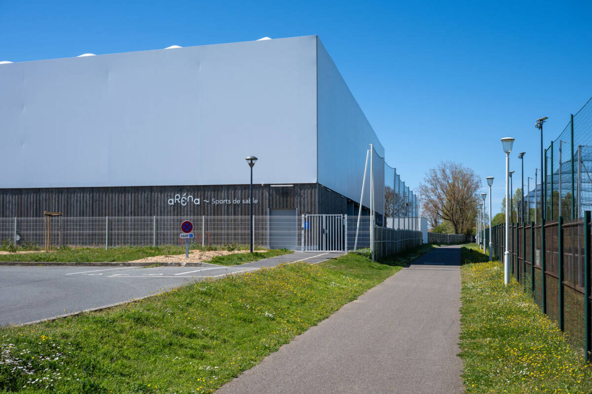 Construction d’un bâtiment en charpente bois et enveloppe textile tempéré de 950 m² à Saint-Martin-de-Ré
