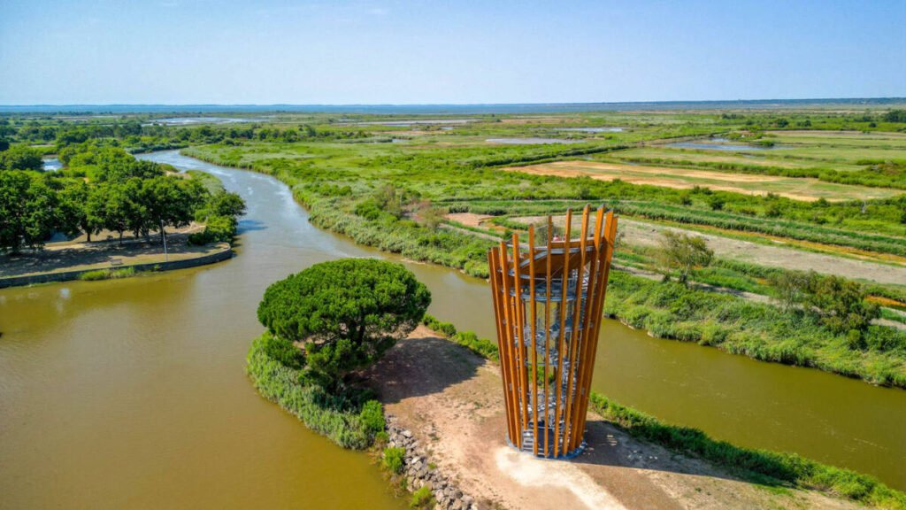 SMC2 a réalisé le Belvédère du Port du Teich, une structure bois et métal offrant une vue panoramique unique sur le Bassin d’Arcachon.