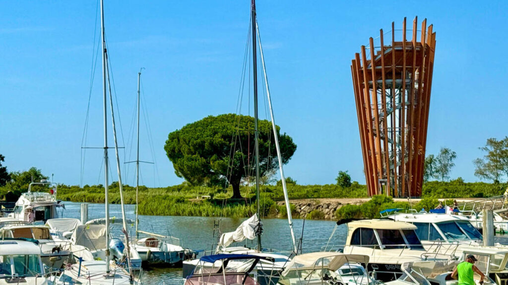 SMC2 a réalisé le Belvédère du Port du Teich, une structure bois et métal offrant une vue panoramique unique sur le Bassin d’Arcachon.