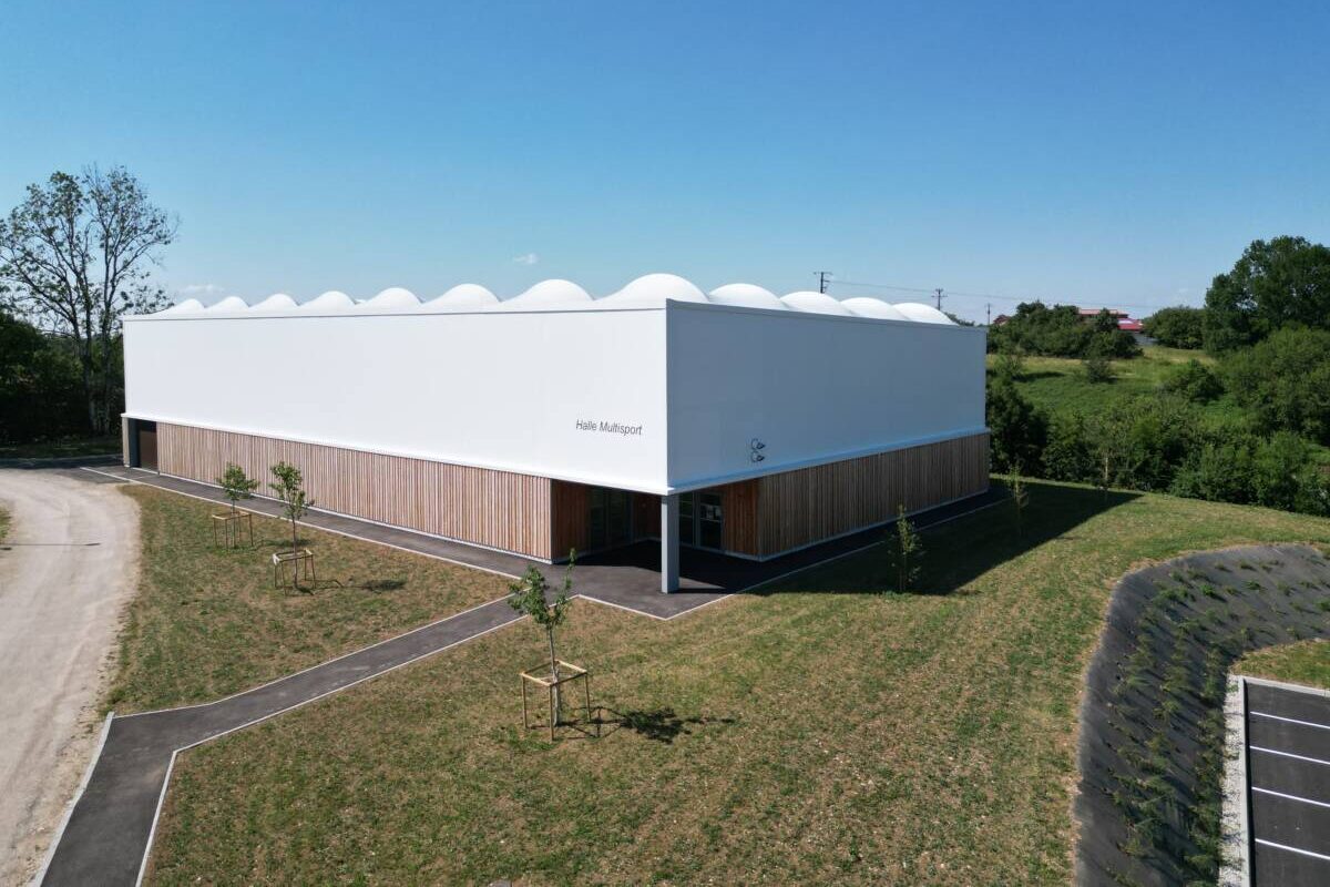 Halle multisport construite par SMC2 aux Premiers Sapins dans le Doubs